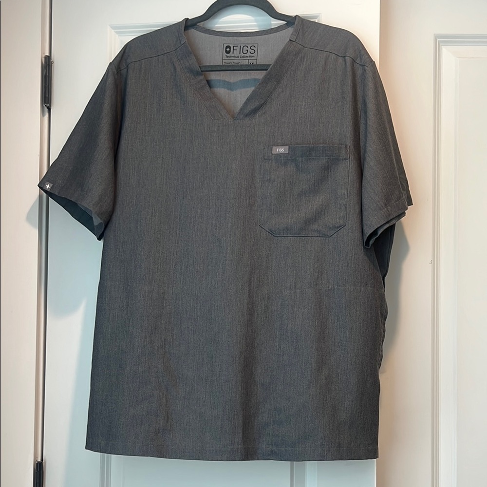 Graphite FIGS Chisec Three Pocket Scrub Top